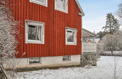 Filipstad House | Experience Comfort in Our Pet-Friendly Lake View Retreat