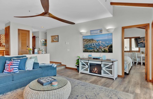 Avalon Villa | Experience Panoramic Views at Hamilton Cove Hotel