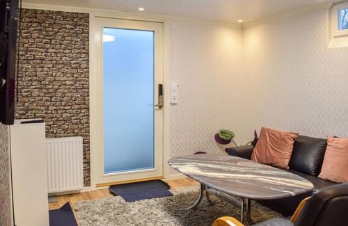 Borgholm Apartment | Welcome to this comfortable apartment with proximity to the sea.