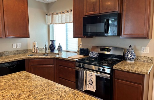 American Fork House | Modern Comfort Meets Classic Charm - Guest Rated 9/10