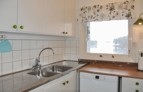 Billingsfors Apartment | Inviting Lakeview Apartment with Spa and Breakfast Options