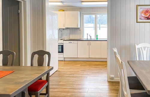 Mesnali Apartment | Discover Inviting Rooms and Amenities at Our Cozy Retreat