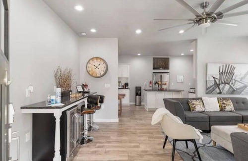 Tulsa House | Experience a Magnificent 5-Bedroom Home with Child Friendly Amenities