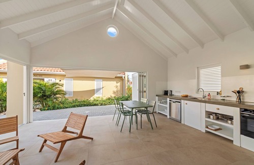 Koralengebied House | Welcome to Villa Grandi, where historic charm meets modern comfort