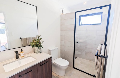 Witchcliffe Bed & Breakfast | Discover Vineside: Your Modern Rustic Retreat in Margaret River