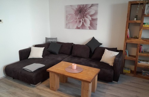Weisenheim am Sand House | Discover Weisenheim am Sand: Pet-Friendly Getaway Awaits