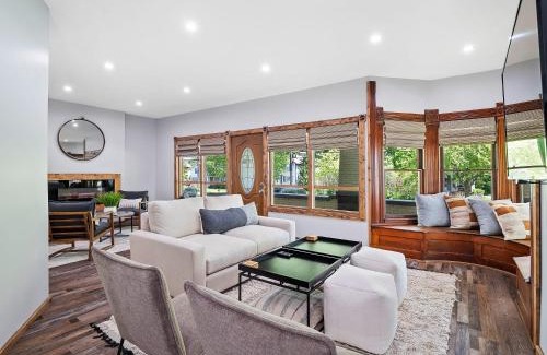 Geneva House | Discover Wine Country – 4-Star Haven with Family Amenities