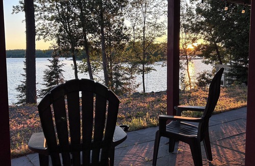 Algoma District House | Discover Your Perfect Algoma County Lakeside Getaway!