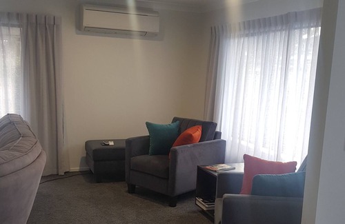 Papakura House | Welcome to your comfy, cosy home