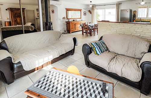 Salleles-d'Aude House | Welcome to your relaxing vacation in this cozy cottage with pool.