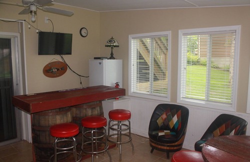 Lake Ripley House | Discover Comfort at Cambridge Lake House - Guest Rated 10/10
