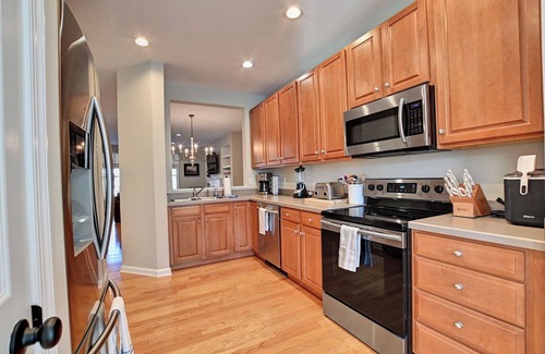 Ocean View Condo | Welcome to your New 2 Bedroom Condo, Bear Trap Dunes Getaway! WIFI, Community Pool, Shuttle to the Beach, Tennis and more! Booking Incentive, Book 1 Week get $100 gift card to grocery store!