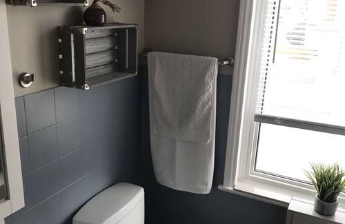 Winnipeg House | Discover Winnipeg: Refreshing Stay with Kitchen Amenities