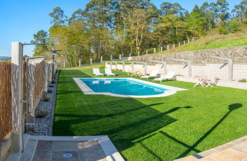 Portas Villa | Discover Villa Briallos: Family-Friendly Oasis with Pool