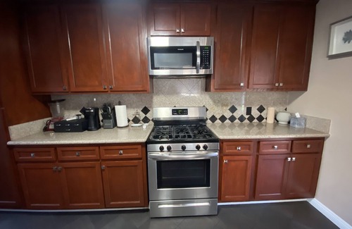 Inglewood House | Relax in a Cozy 5-Bed Home Near SoFi Stadium & Kia Forum