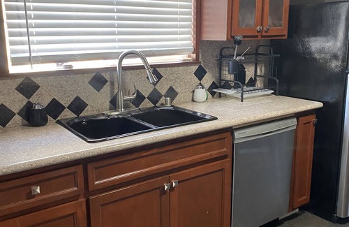 Inglewood House | Relax in a Cozy 5-Bed Home Near SoFi Stadium & Kia Forum
