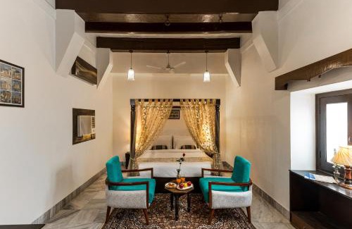 Allahabad Hotel | Discover WelcomHeritage Badi Kothi with Poolside Relaxation