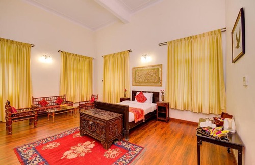 Sandur Hotel | Elegant WelcomHeritage Shivavilas Palace in Hampi Awaits!