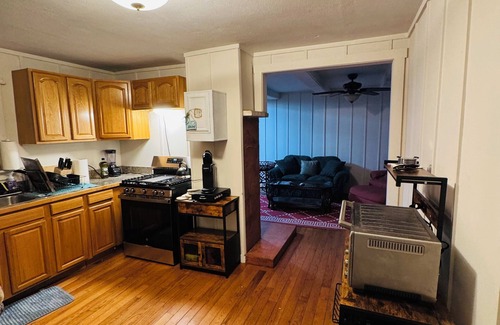 East Haven Rutland County House | Welcoming 3-bedroom house in Mendon 15 minutes from Killington 9 minutes to Pico