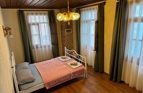 Ayvalik City Center House | Welcoming 4-bedroom house with AC in charming Ayvalık