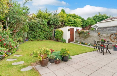 Schollarstown House | Welcoming 4-bedroom house with WiFi in Dublin