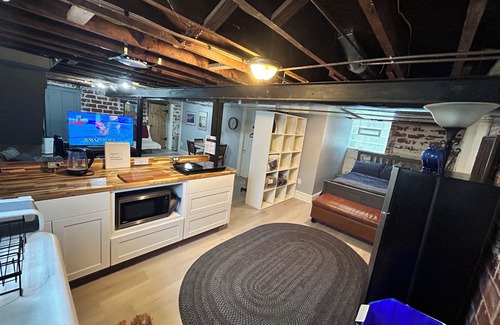 Silver Spring House | Inviting Ground Floor Studio Near Downtown Silver Spring