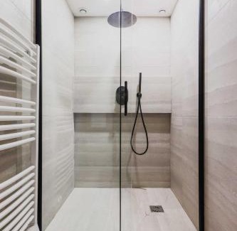 Quartier de la Roquette Apartment | Discover CMG - Bastille / Charonne: Family-Friendly Retreat