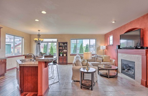 Mountain View District House | Convenient Bend Home Near Pilot Butte with Great Amenities