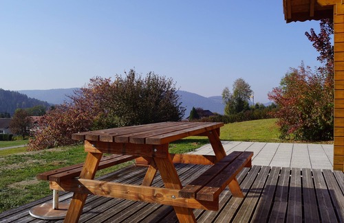Basse-sur-le-Rupt Ski Chalet | Inviting Chalet with Lake View and Spa Amenities