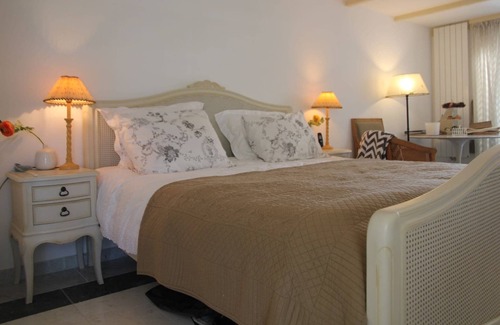 Municipality of Heiloo House | Welcoming Holiday Home in Heiloo with Sunlit Terrace