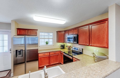 Historic Garderns House | Inviting Home Steps from Alamodome & River Walk with Pool