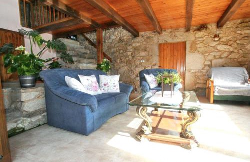 Paradela House | Inviting Paradela House with BBQ and Family-Friendly Amenities