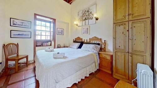 Valle de Guerra House | Family-Friendly 2-Bedroom House with Pool in La Laguna