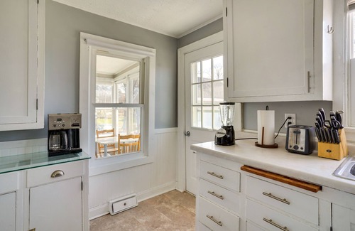 Mound Apartment | Inviting Lakefront Apartment with Fire Pit & Ocean Views