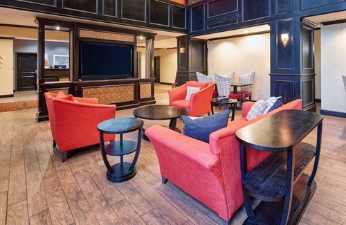 Waco Hotel | Cozy Stay with Heated Pool Near Texas Sports Hall of Fame