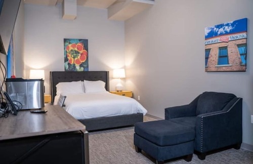Davenport Apartment | Welcoming Studio in Davenport
