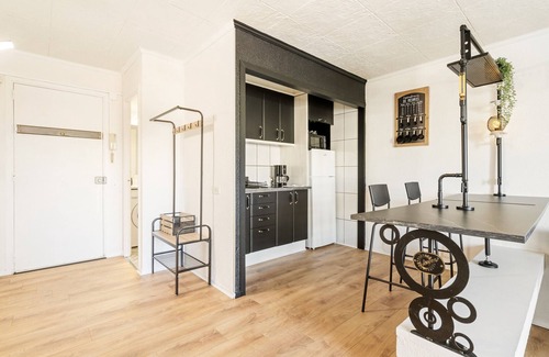 Empuriabrava Apartment | Ocean View Retreat: Welcs Apartment with Terrace in Puerto