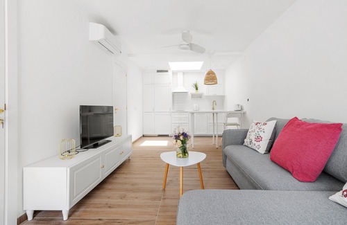 Empuriabrava Apartment | Inviting Oceanfront Apartment Welcs/EMP with Pool Access