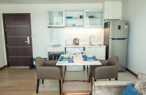 Chang Khlan Apartment | Top-Rated WeLive Chiang Mai: Family-Friendly with Pool & Hot Tub