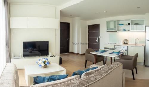 Chang Khlan Apartment | Top-Rated WeLive Chiang Mai: Family-Friendly with Pool & Hot Tub