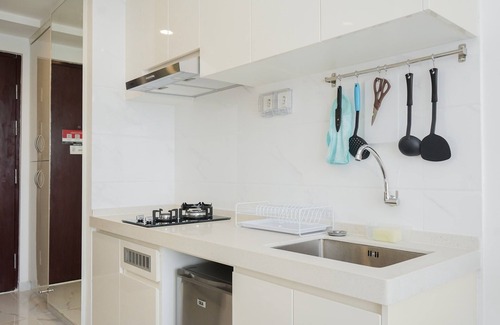 Bumi Serpong Damai Apartment | Cozy Studio at Sky House BSD with Pool & Kitchen Access