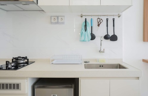 Bumi Serpong Damai Apartment | Cozy Studio at Sky House BSD with Pool & Kitchen Access