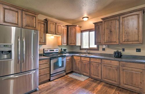 Sterling House | Cozy Sterling Casita with Full Kitchen & Family-Friendly Perks