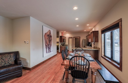 Ennis House | Stylish Ennis Vacation House Steps from Main St. Attractions