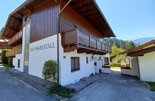 Scheffau am Wilden Kaiser Apartment | Cozy Apartment with Fireplace, Perfect for Family Getaways
