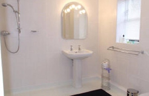 Ewen Bed & Breakfast | Exceptional Well Cottage B&B: Guest Rated 9.8, Child-Friendly