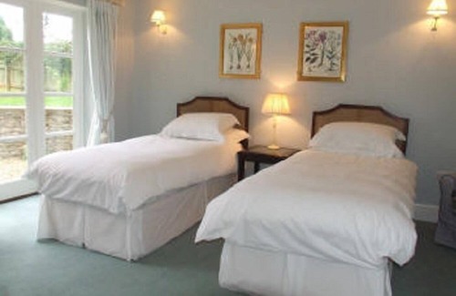 Ewen Bed & Breakfast | Exceptional Well Cottage B&B: Guest Rated 9.8, Child-Friendly
