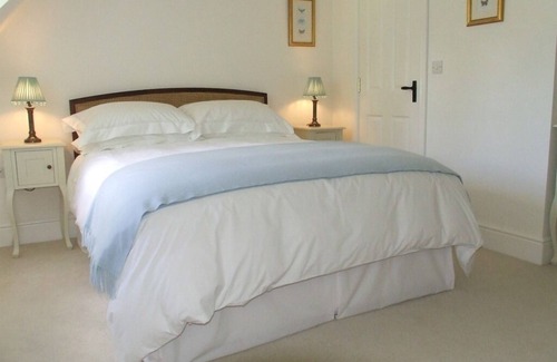 Ewen Bed & Breakfast | Exceptional Well Cottage B&B: Guest Rated 9.8, Child-Friendly