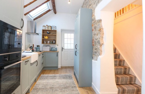 Grimston House | Family-Friendly Well Cottage: Character Retreat in Grimston