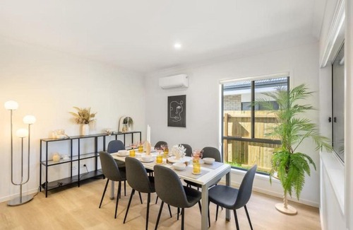 Browns Plains House | Beautiful 4BR Family Home Just Steps from the Mall